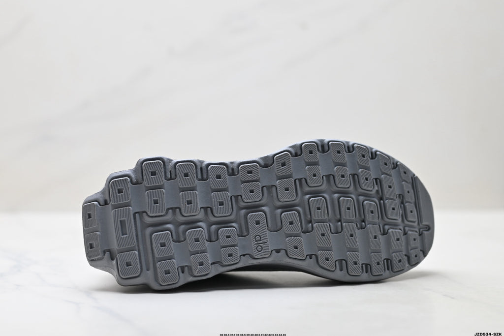Alo Yoga Alo Runner – Breathable Mesh Low-Top Sneaker | City Commute & Training