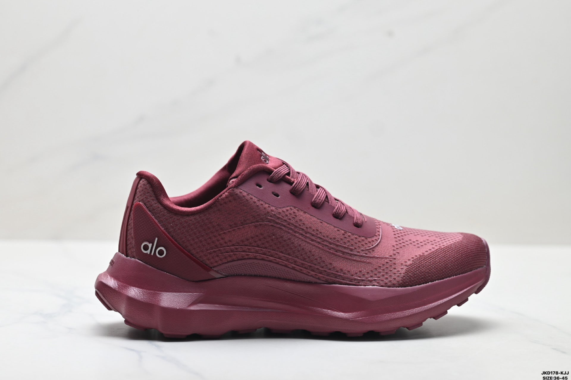 Alo Yoga Alo Runner – Breathable Mesh Low-Top Sneaker | City Commute & Training Purple