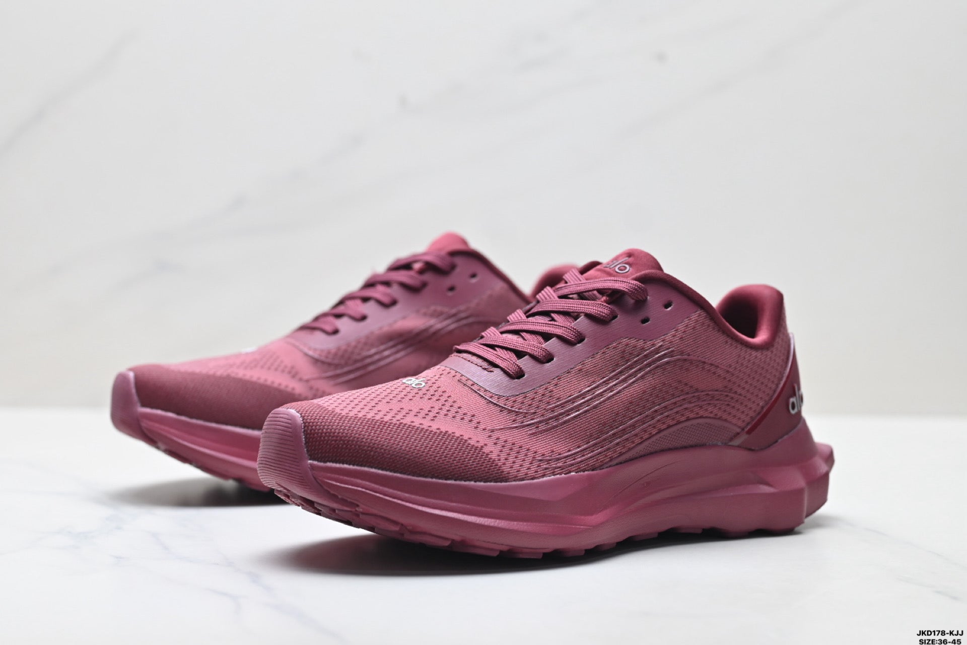 Alo Yoga Alo Runner – Breathable Mesh Low-Top Sneaker | City Commute & Training Purple