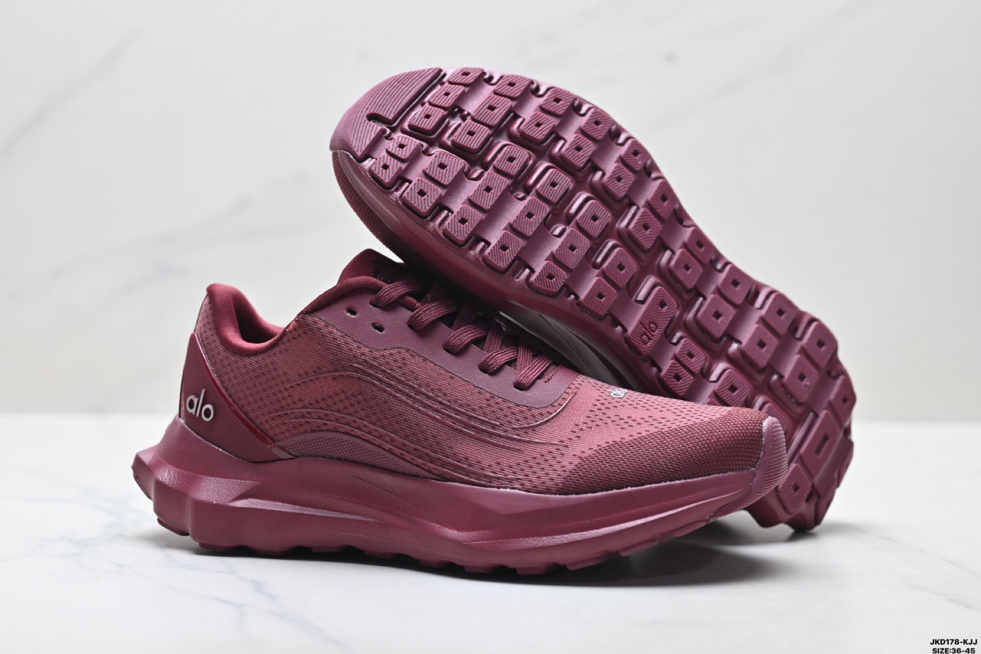 Alo Yoga Alo Runner – Breathable Mesh Low-Top Sneaker | City Commute & Training Purple