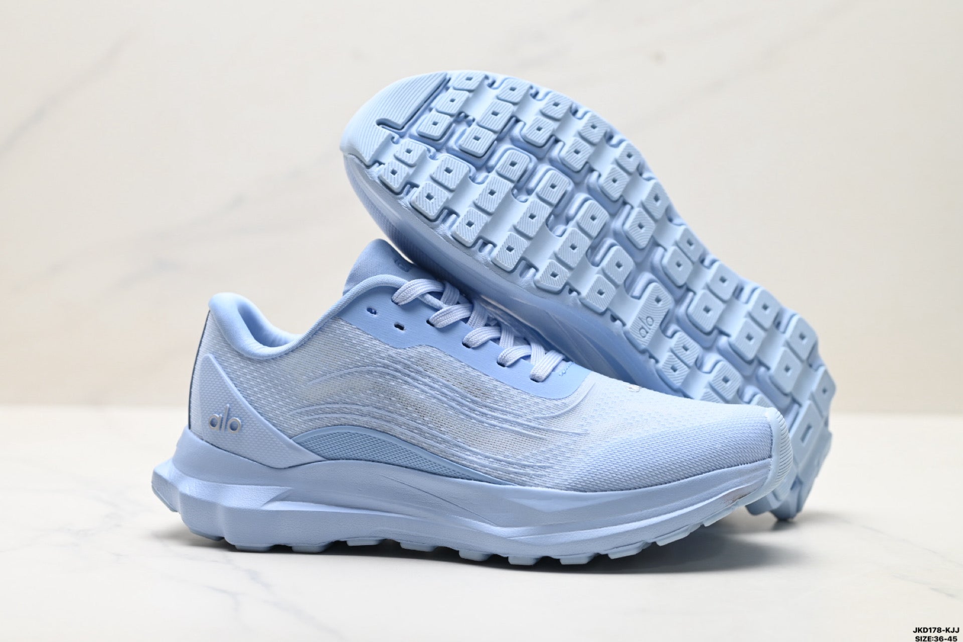 Alo Yoga Alo Runner – Breathable Mesh Low-Top Sneaker | City Commute & Training Sky blue