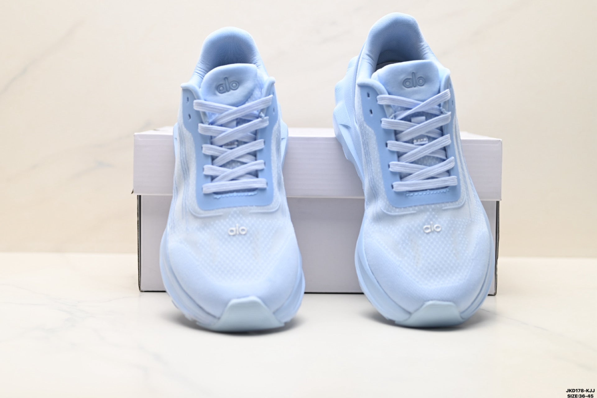 Alo Yoga Alo Runner – Breathable Mesh Low-Top Sneaker | City Commute & Training Sky blue