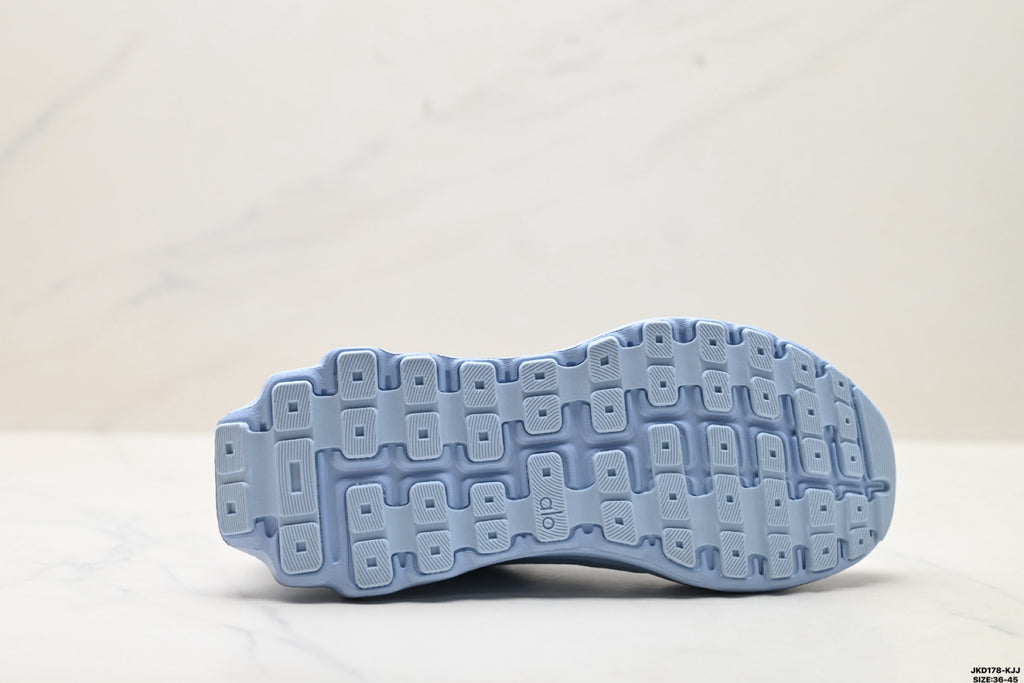 Alo Yoga Alo Runner – Breathable Mesh Low-Top Sneaker | City Commute & Training Sky blue