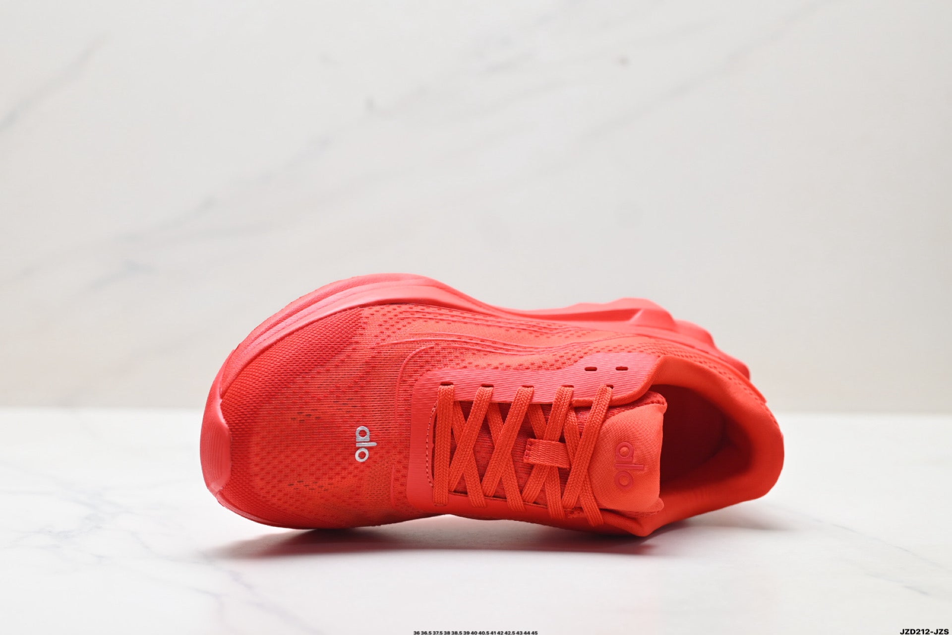 Alo Yoga Alo Runner – Breathable Mesh Low-Top Sneaker | City Commute & Training A0590USky red