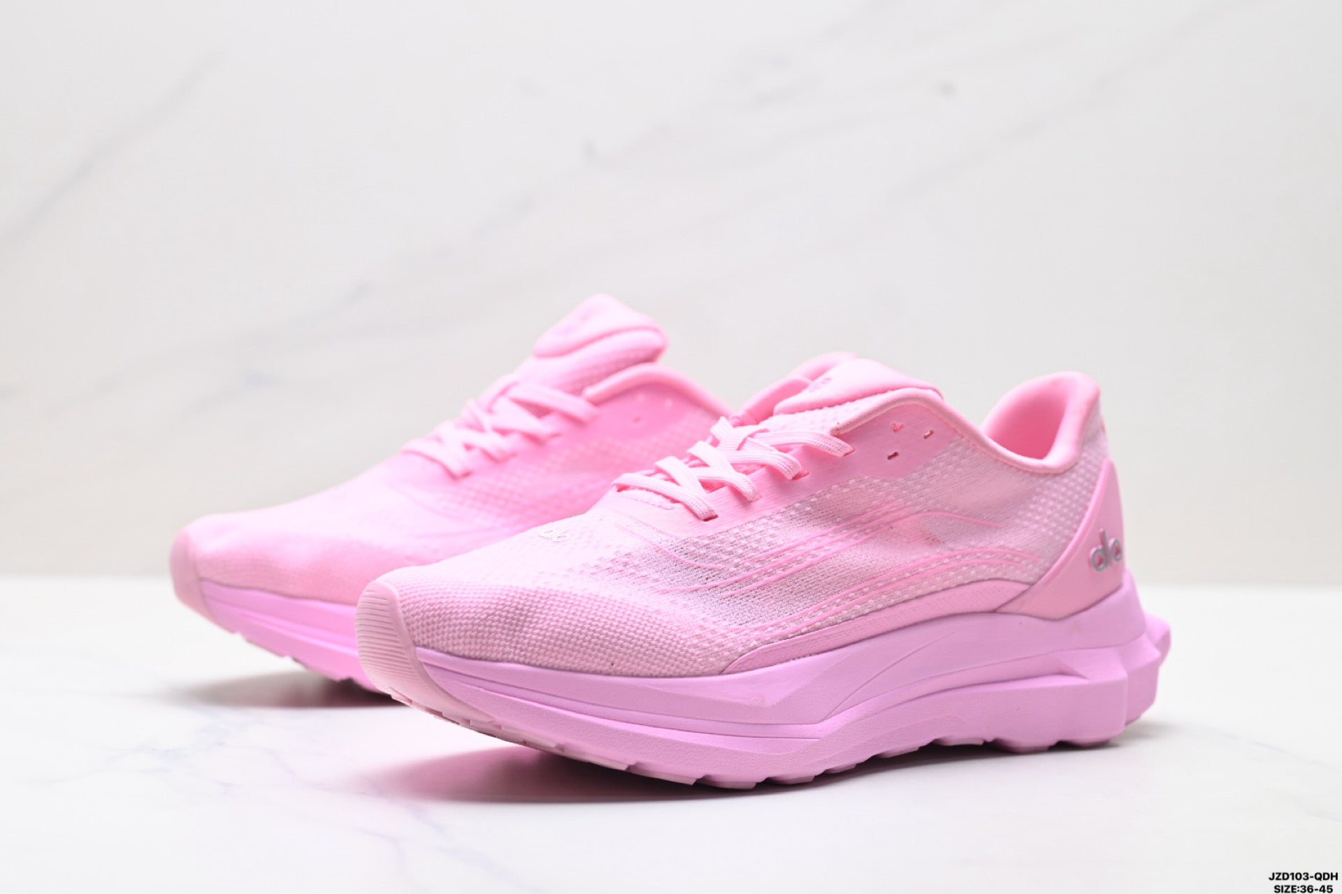 Alo Yoga Alo Runner – Breathable Mesh Low-Top Sneaker | City Commute & Training A0590Upink