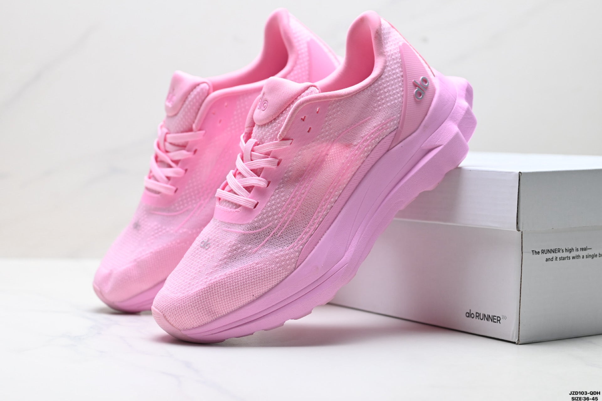 Alo Yoga Alo Runner – Breathable Mesh Low-Top Sneaker | City Commute & Training A0590Upink