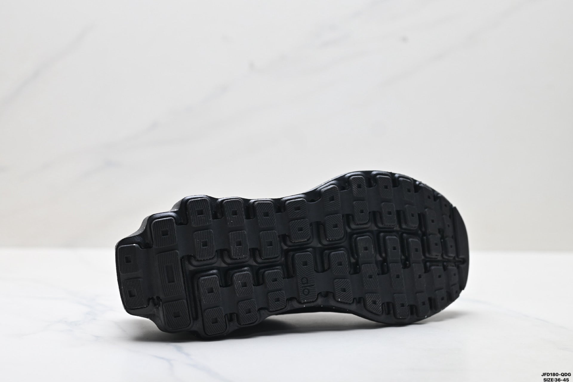 Alo Yoga Alo Runner – Black | Breathable Mesh Low-Top Sneaker | City Commute & Training A0590U-Black