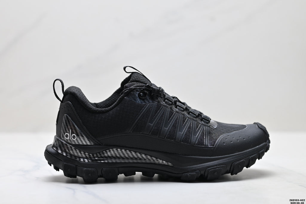 Alo Yoga Alo Runner Trail – Breathable Mesh Low-Top Trail Sneaker | City to Trail A0892U- Black