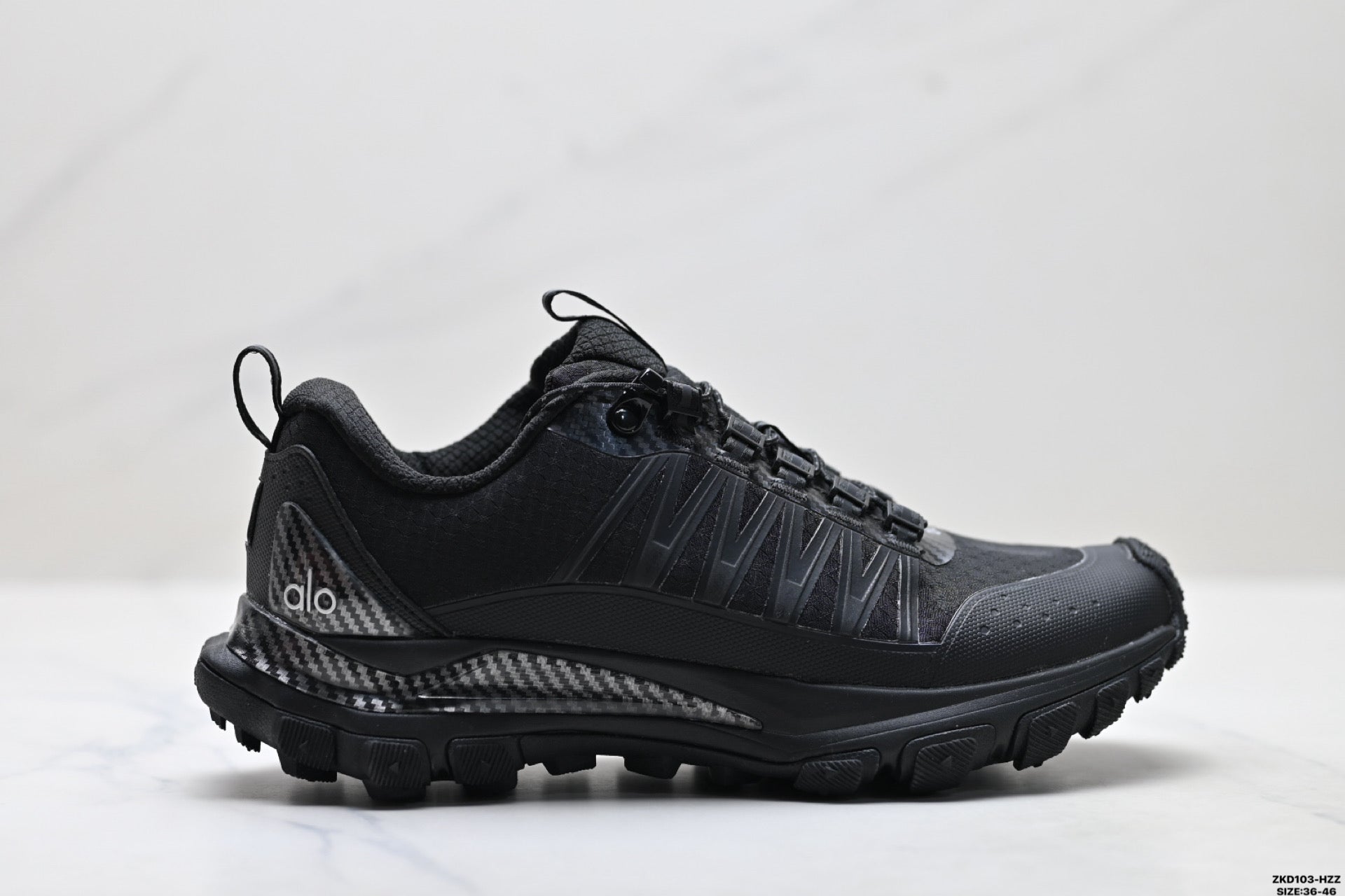 Alo Yoga Alo Runner Trail – Breathable Mesh Low-Top Trail Sneaker | City to Trail A0892U- Black