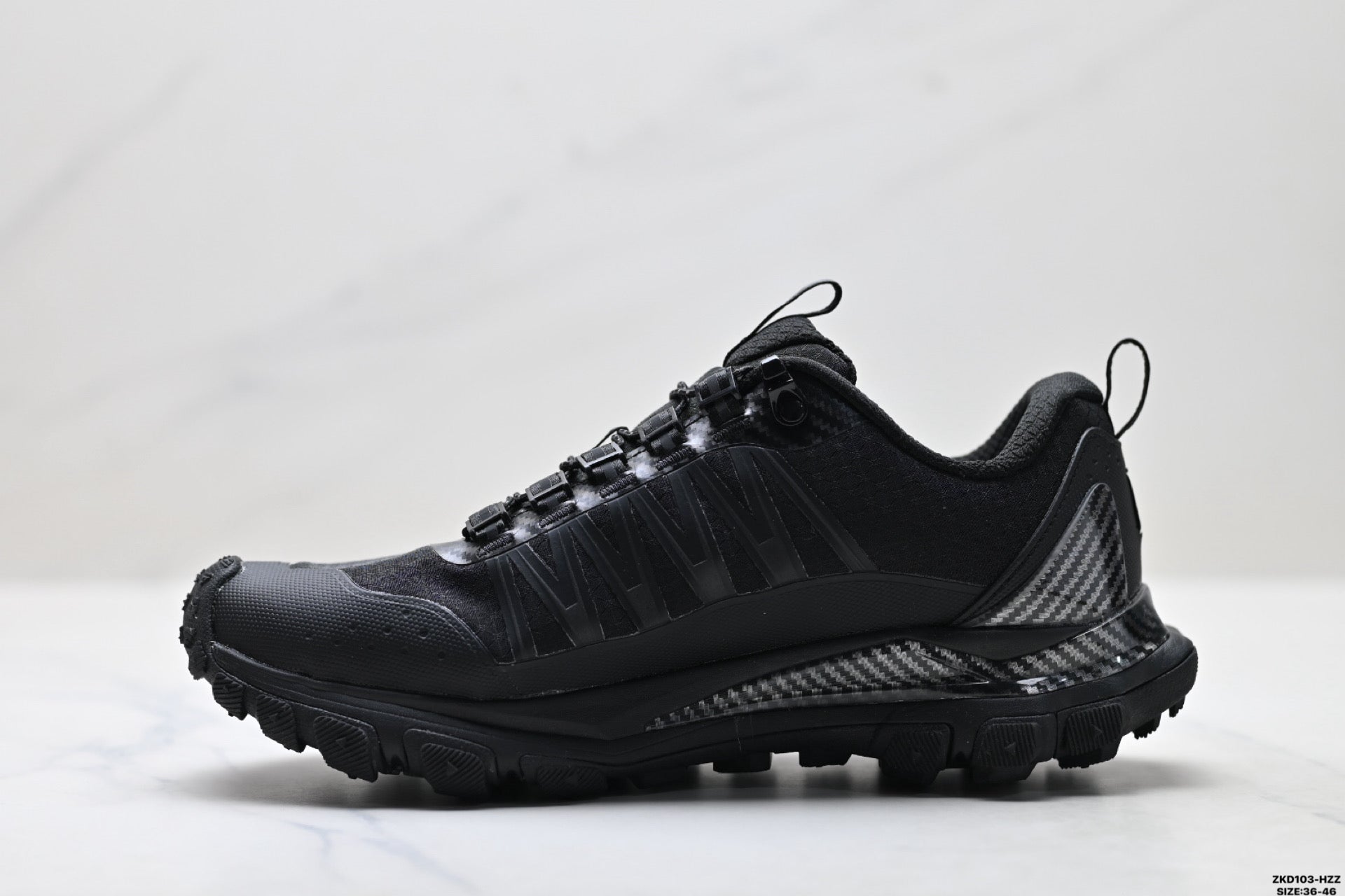 Alo Yoga Alo Runner Trail – Breathable Mesh Low-Top Trail Sneaker | City to Trail A0892U- Black