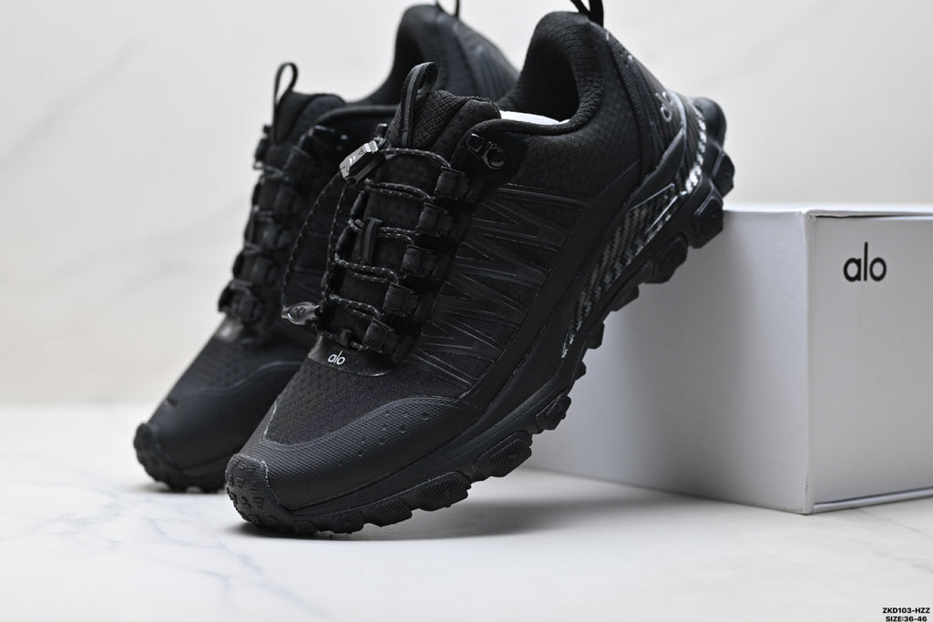 Alo Yoga Alo Runner Trail – Breathable Mesh Low-Top Trail Sneaker | City to Trail A0892U- Black