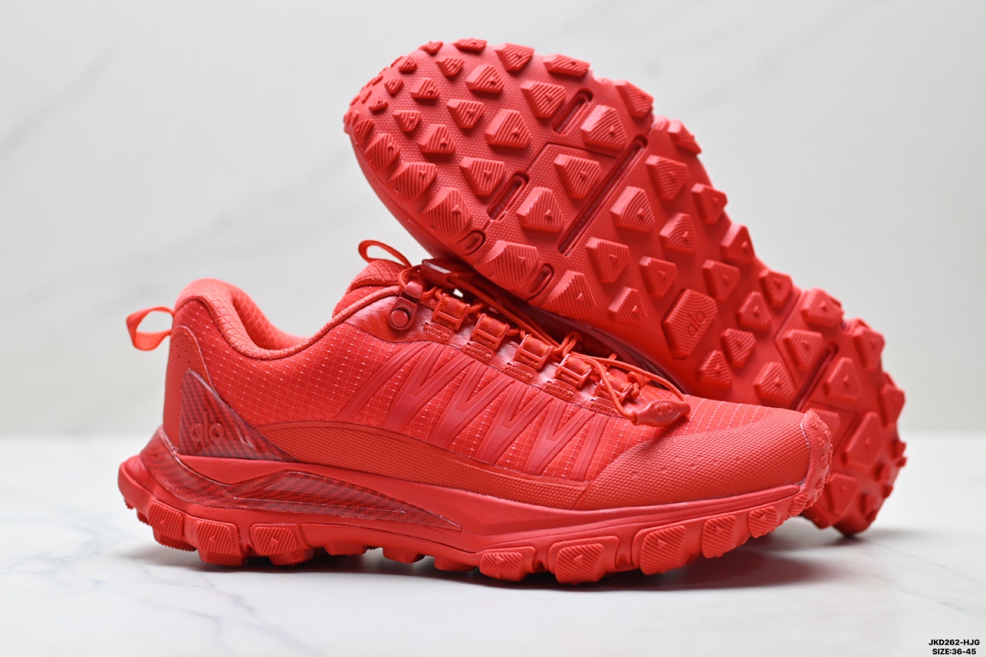Alo Yoga Alo Runner Trail – Breathable Mesh Low-Top Trail Sneaker | City to Trail A0892U- Red