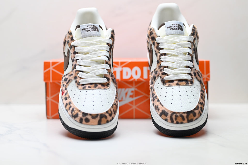 Nike Air Force 1 '07 LV8 – Low Top Sneaker WY0655-118