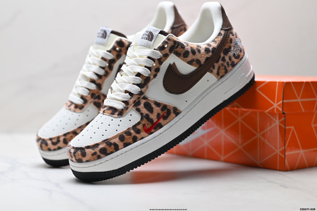 Nike Air Force 1 '07 LV8 – Low Top Sneaker WY0655-118