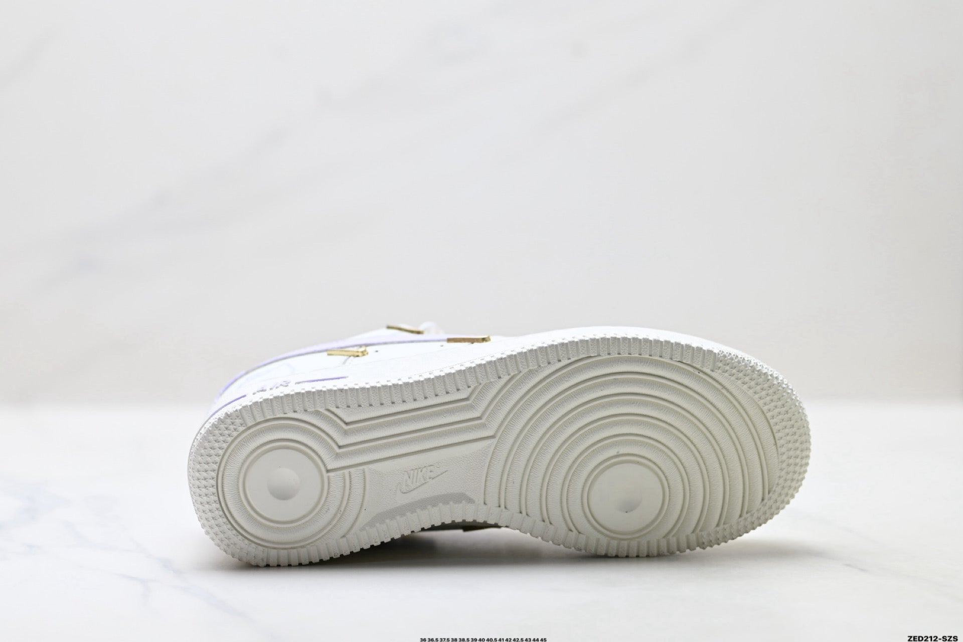 Nike Air Force 1 '07 LV8 – Low Top Sneaker  FV3654-511