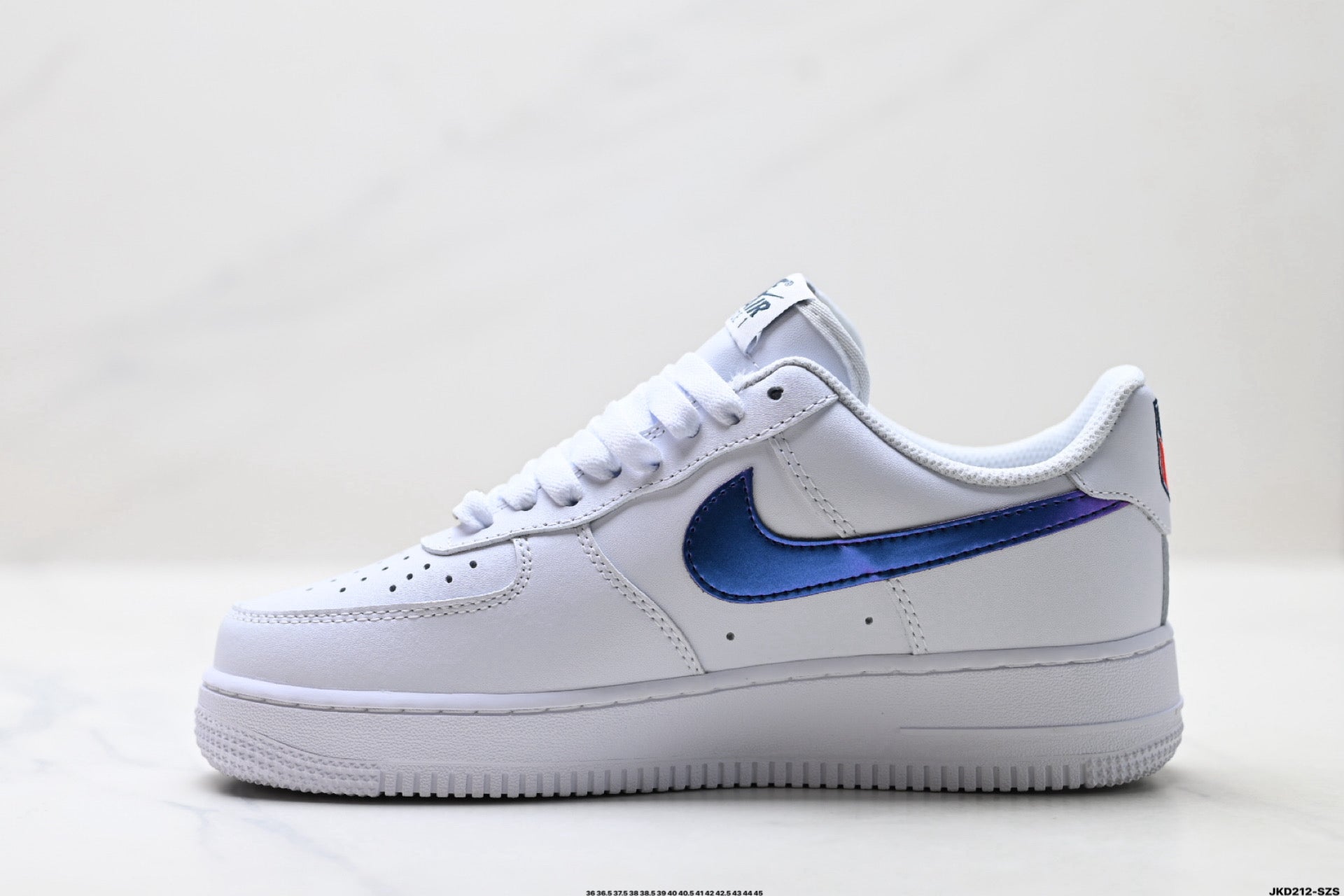 Nike Air Force 1 '07 LV8 – Low Top Sneaker  lQ0407-100
