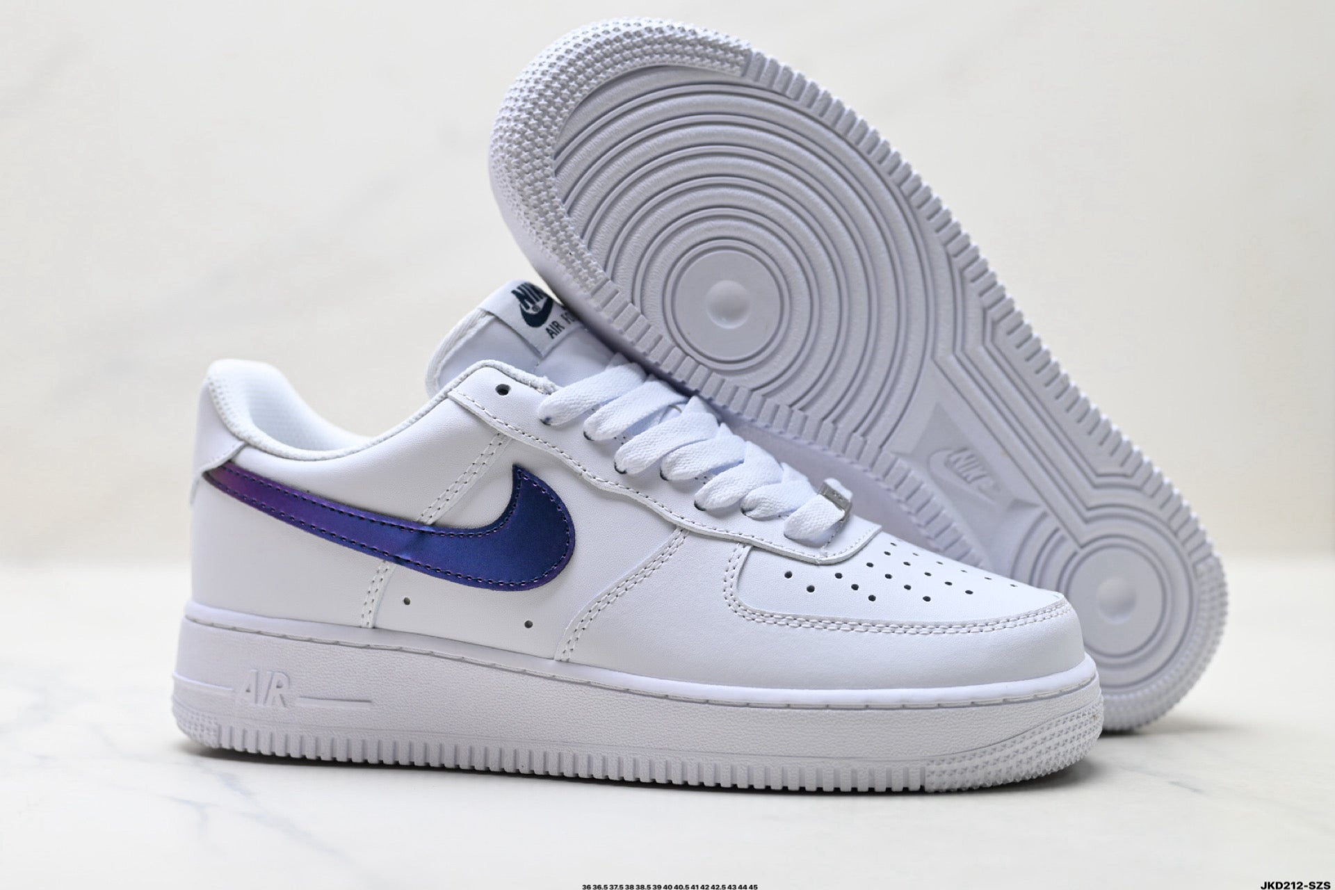 Nike Air Force 1 '07 LV8 – Low Top Sneaker  lQ0407-100
