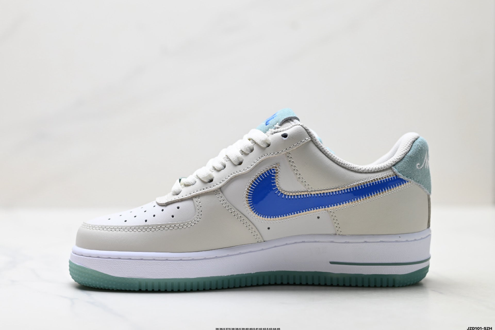 Nike Air Force 1 '07 LV8 – Low Top Sneaker IV6205-104