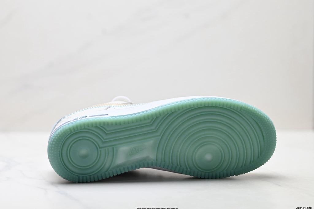 Nike Air Force 1 '07 LV8 – Low Top Sneaker IV6205-104