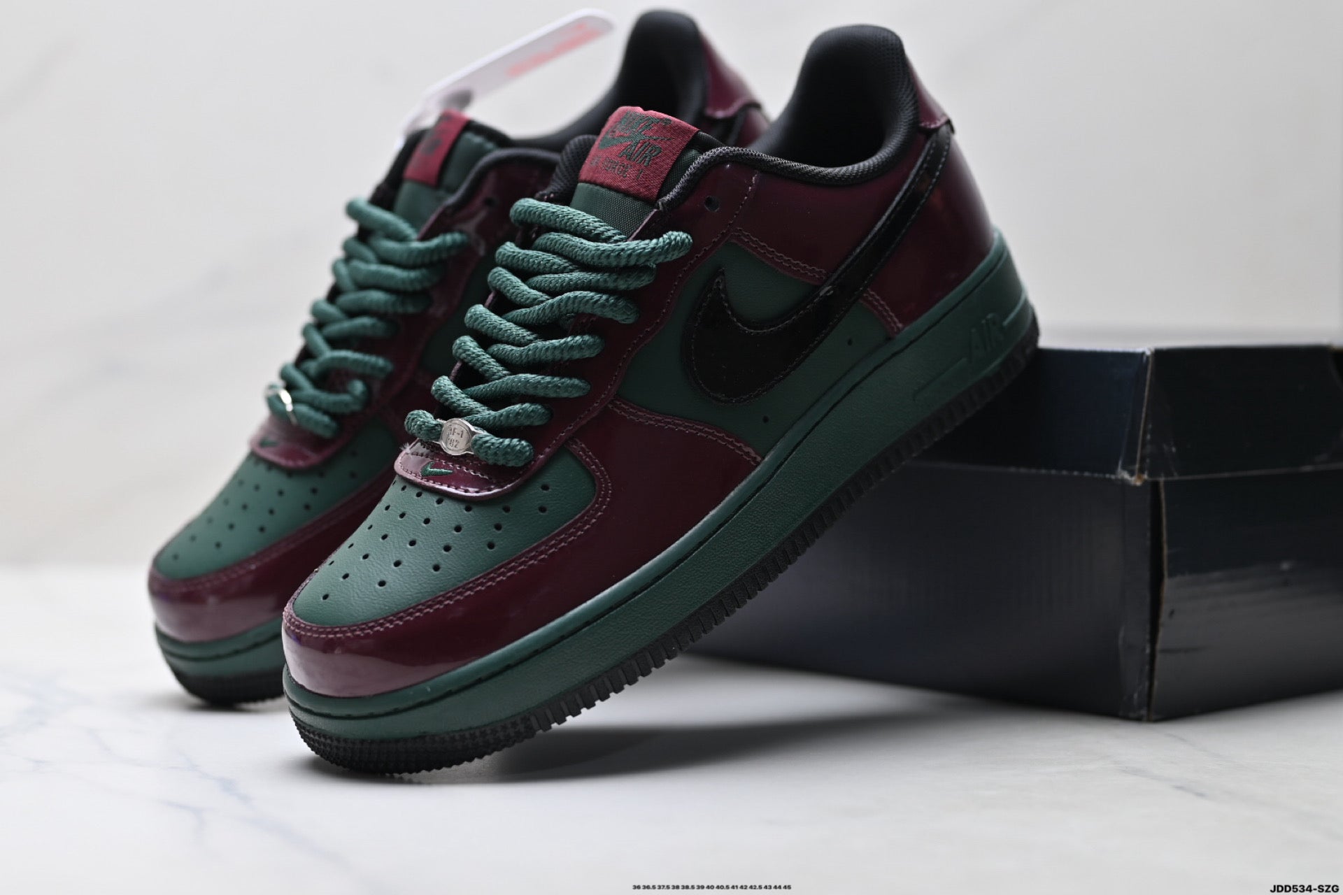 Nike Air Force 1 '07 – Low Top Classic Sneaker  IX4088-352