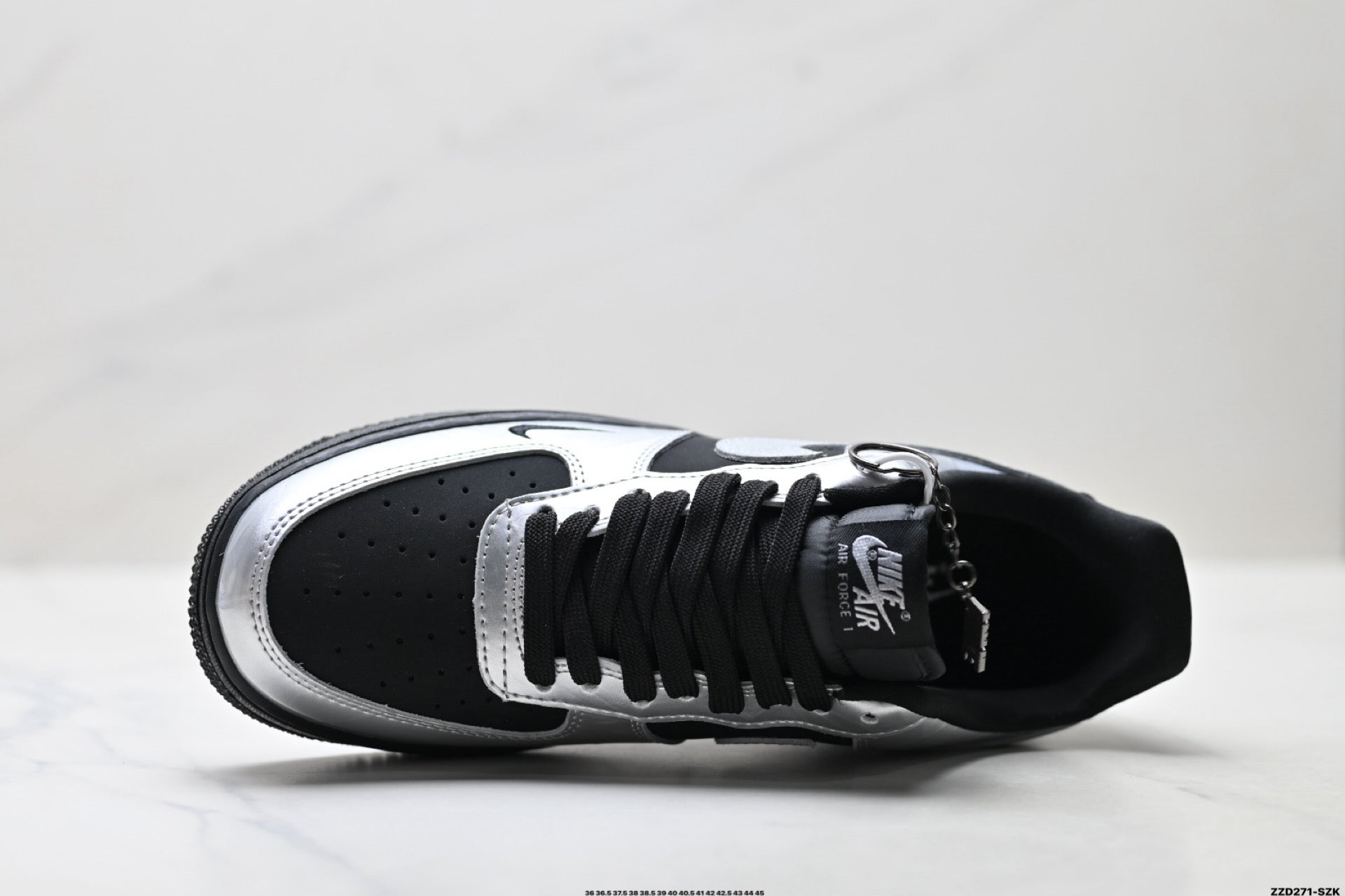 Nike Air Force 1 '07 – Low Top Classic Sneaker RJ1988-008