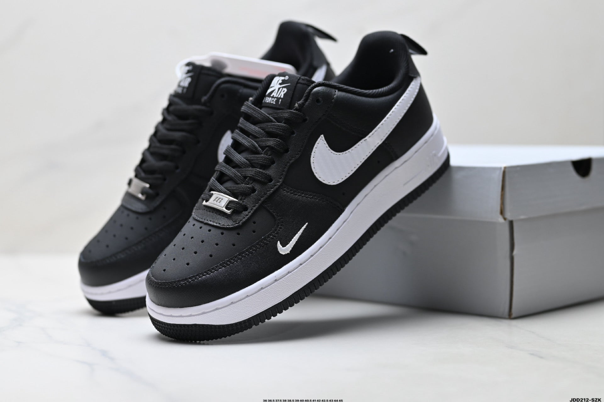 Nike Air Force 1 '07 – Low Top Classic Sneaker IR5599-002