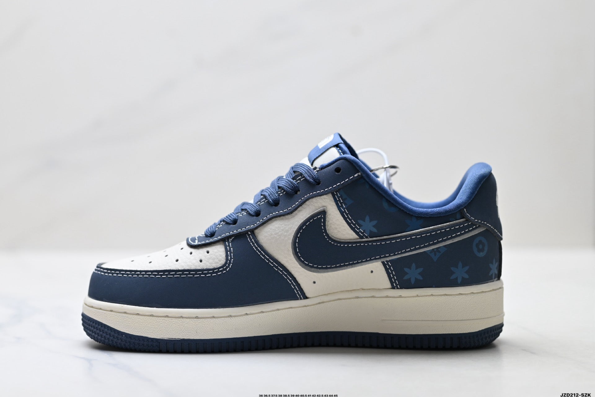 Nike Air Force 1 '07 – Low Top Classic SneakerKK1988-053