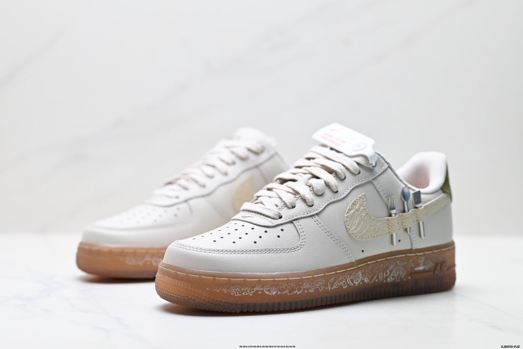 Nike Air Force 1 '07 – Low Top Classic Sneaker lO7688-921