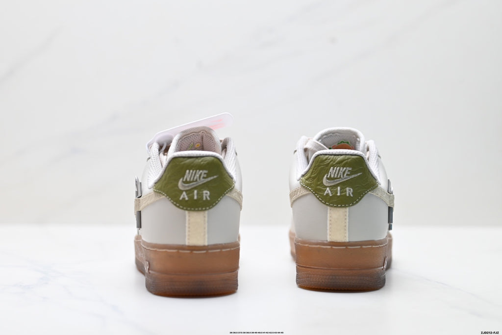 Nike Air Force 1 '07 – Low Top Classic Sneaker lO7688-921