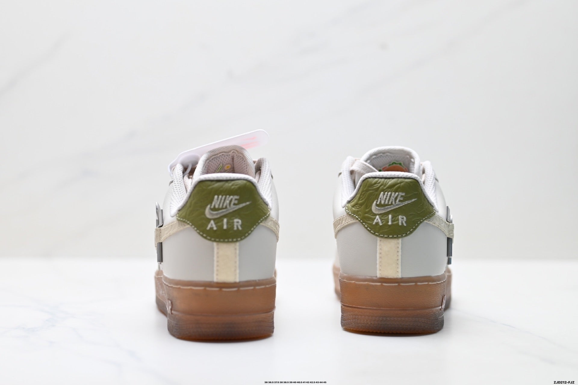 Nike Air Force 1 '07 – Low Top Classic Sneaker lO7688-921