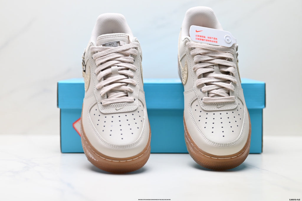 Nike Air Force 1 '07 – Low Top Classic Sneaker lO7688-921