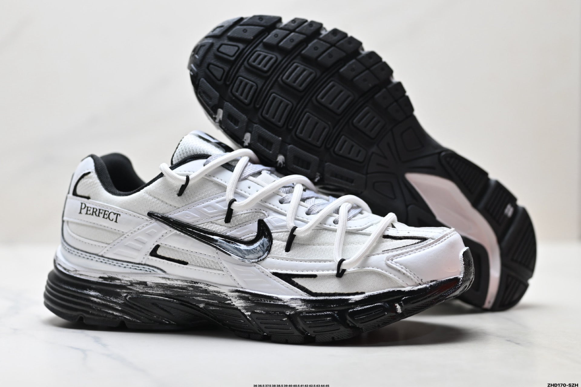 Nike Initiator 'DIY Custom' Low Top Sneaker – 394055-001