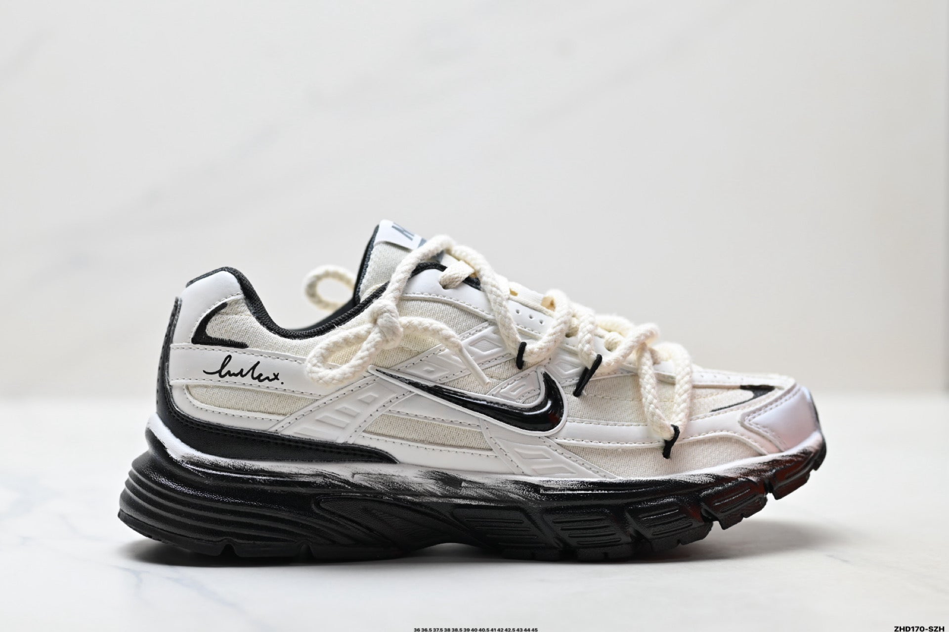 Nike Initiator 'DIY Custom' Low Top Sneaker – 394055-001Black rice