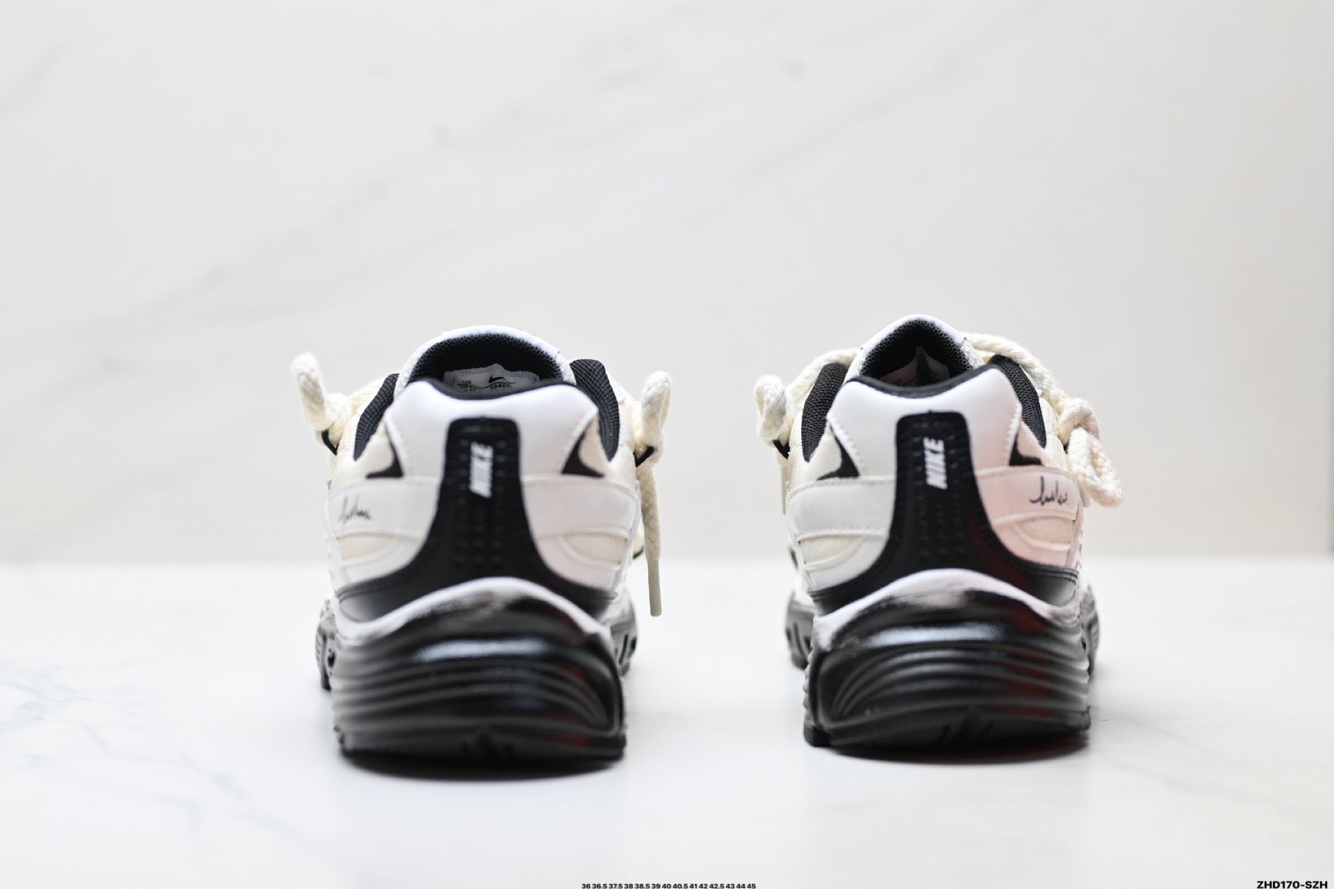Nike Initiator 'DIY Custom' Low Top Sneaker – 394055-001Black rice
