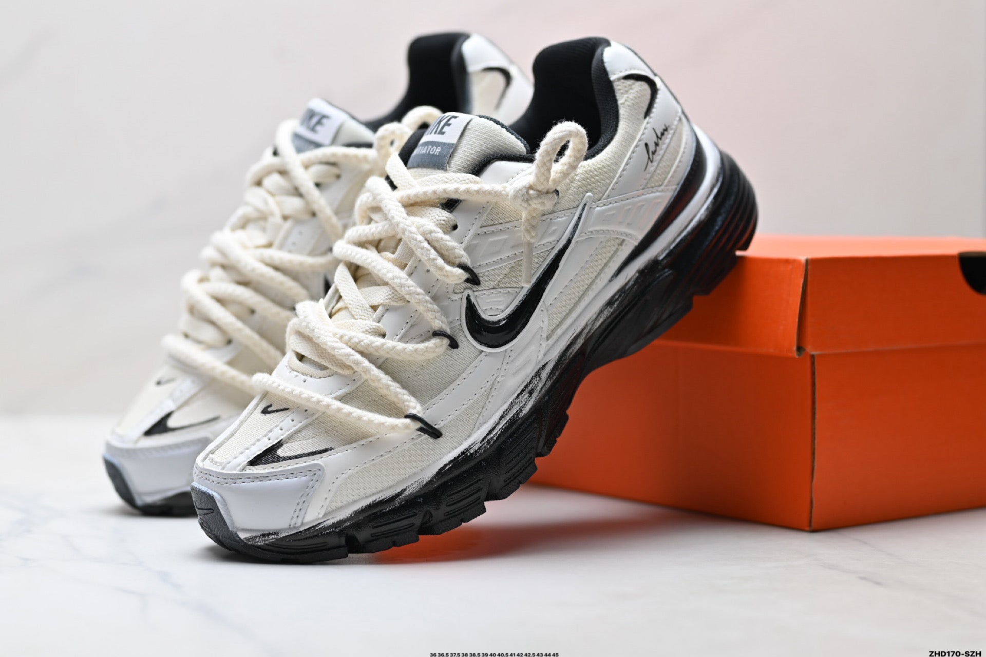Nike Initiator 'DIY Custom' Low Top Sneaker – 394055-001Black rice